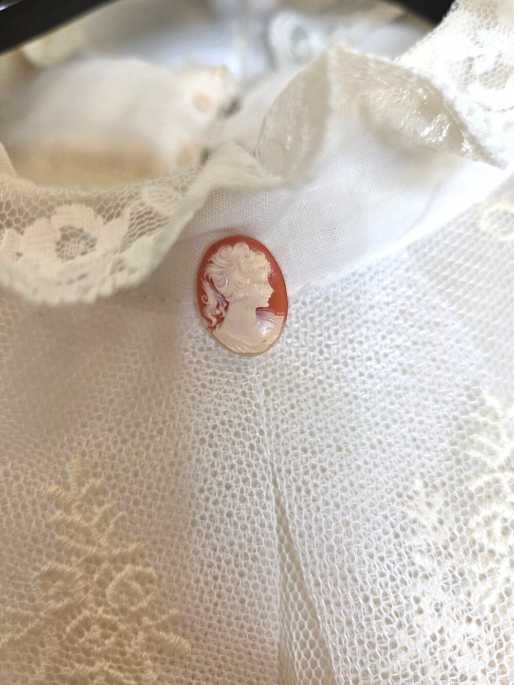 VTG Gunne Sax Ivory Lace Prairie Wedding Dress Cameo Pin Sheer OverlayCottage - Picture 3 of 15